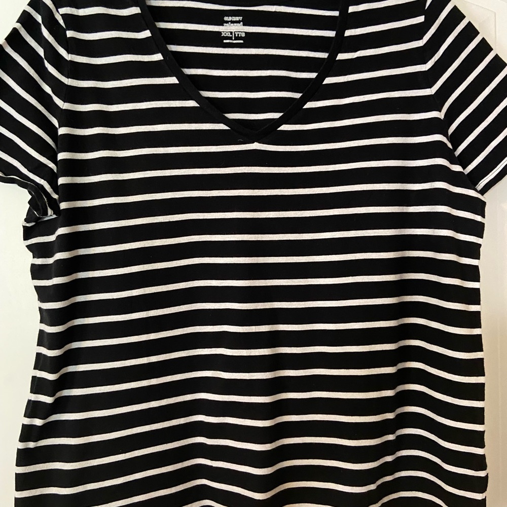 Bundle of 5: Women’s 2X Short Sleeve T-shirts Brands Vary - Picture 8 of 10